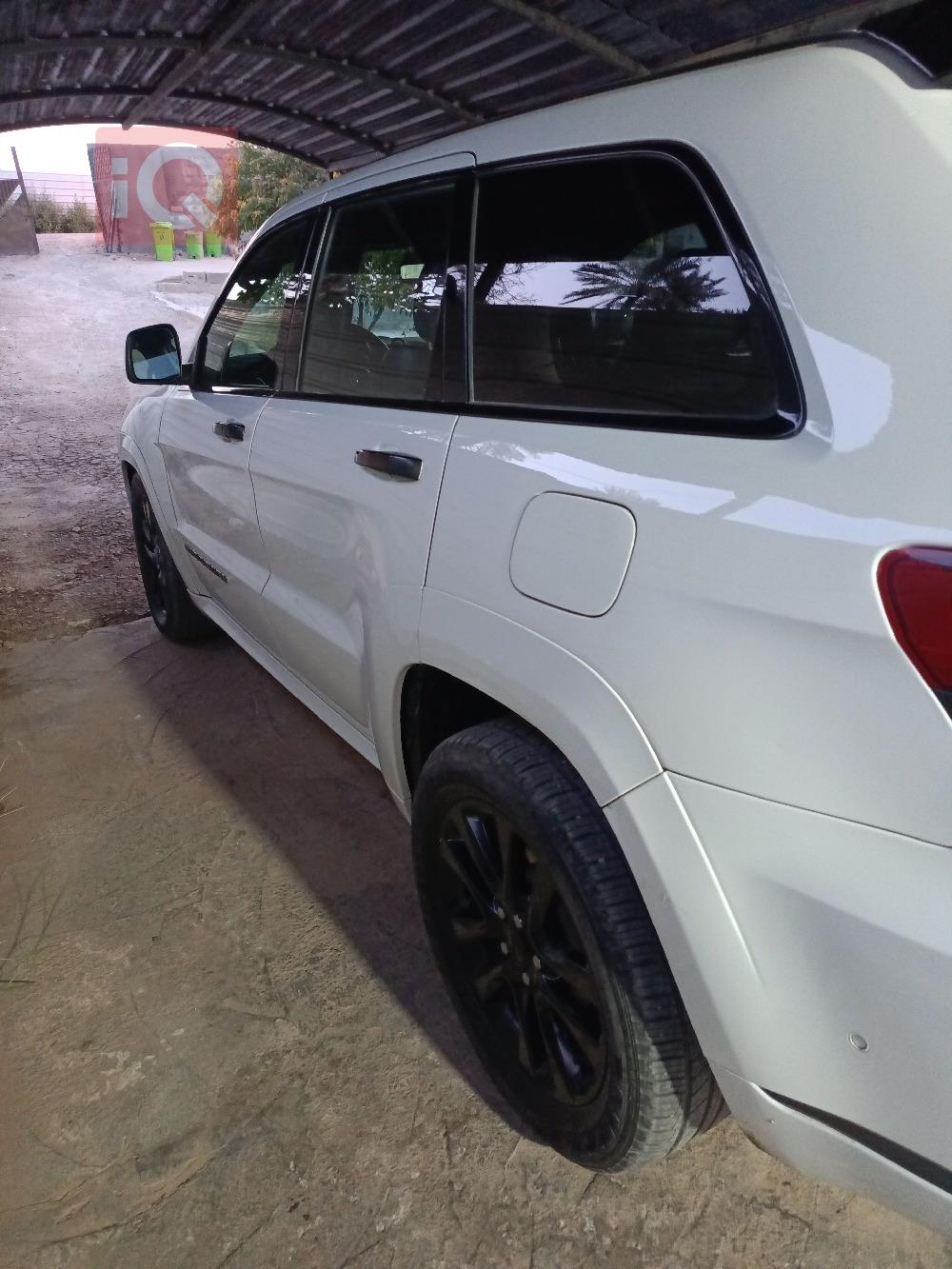 جیپ گراند شیرۆکی